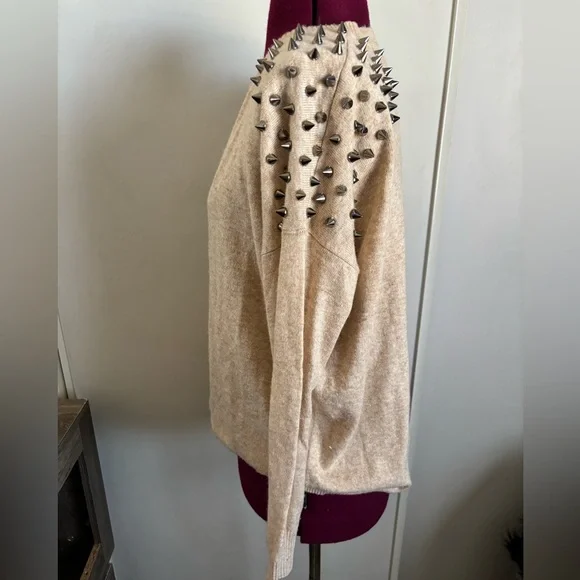 EUC Sweewe Tan crew neck Sweater with Studded Shoulders, Size L - Picture 5 of 8